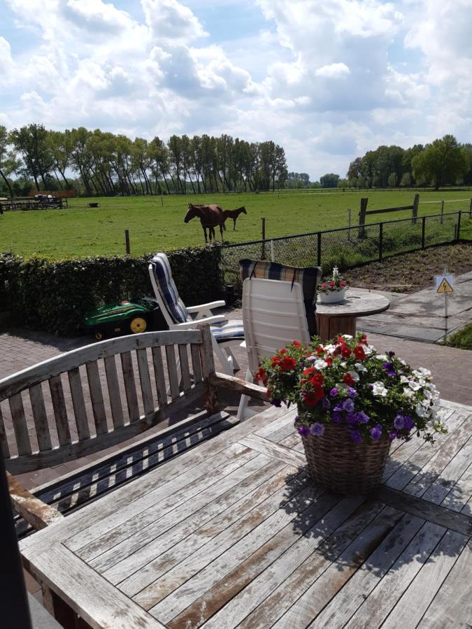 De Weije Wereld Bed & Breakfast Sint-Oedenrode Exterior photo